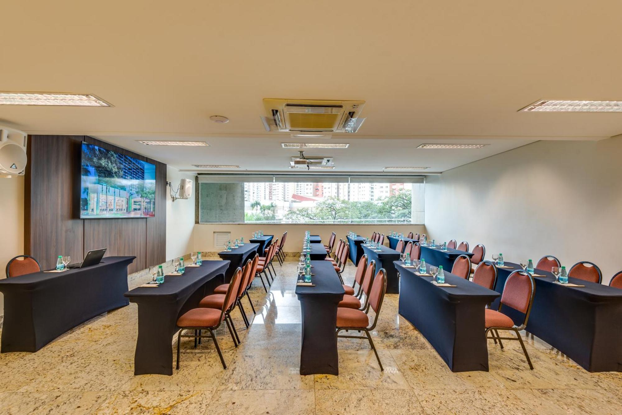 K Hotel Goiânia Exteriör bild